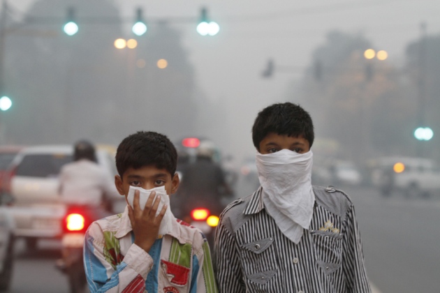 Delhi’s Air Pollution: Air quality level dips again the next morning of Diwali; expert warns vulnerability risk of elderly and infants
